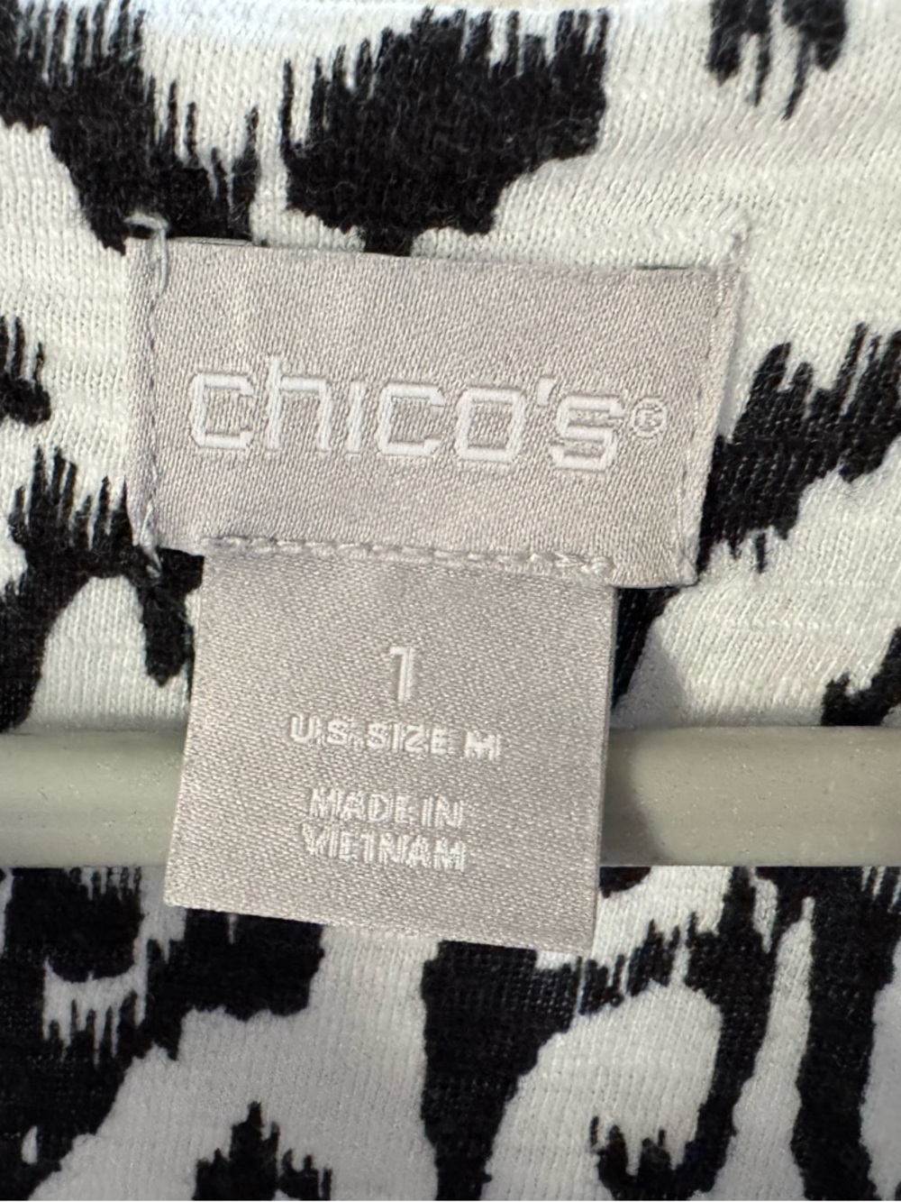 Chico's Black & White Cotton Floral Knit Top Like NEW! - Picture 5 of 6